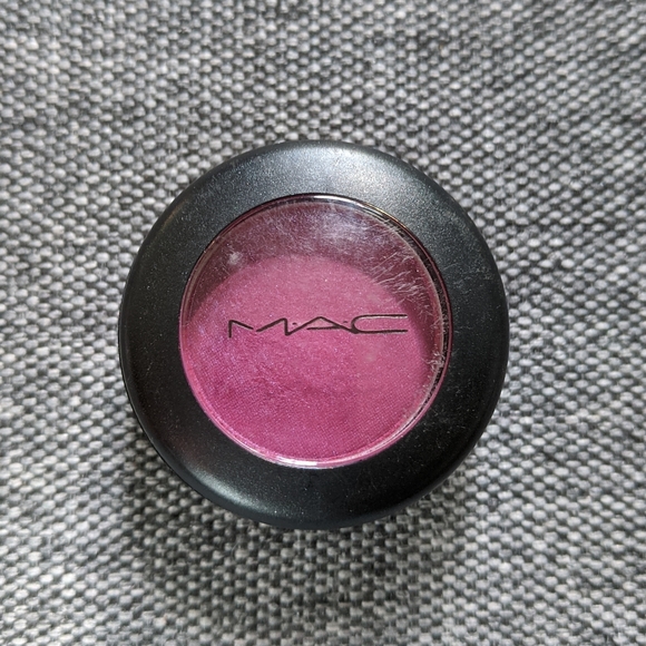MAC Romping Bright Pink Magenta Eyeshadow - Picture 8 of 10
